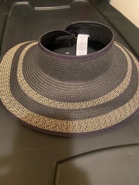 Sun Visor Hat - Black and Natural Straw Pattern